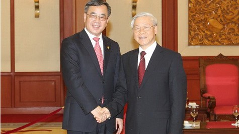 Chinese Party delegation visits Vietnam - ảnh 1
